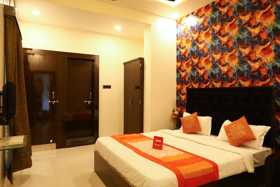 OYO 10781 Parashar Legacy, Sitabuldi Nagpur, Nagpur