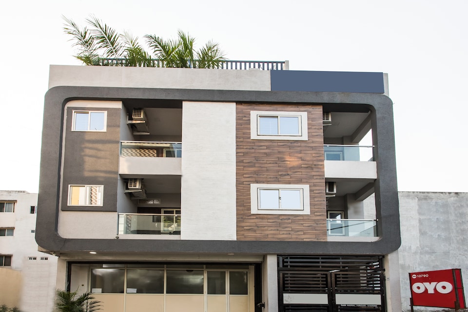  live on IND1010, MG Road Indore, Indore