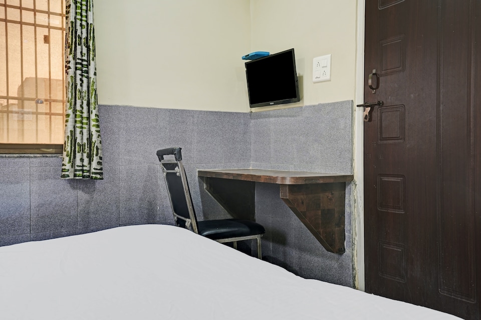 Flagship 10818 Hotel Rambha, Station Road, Raipur