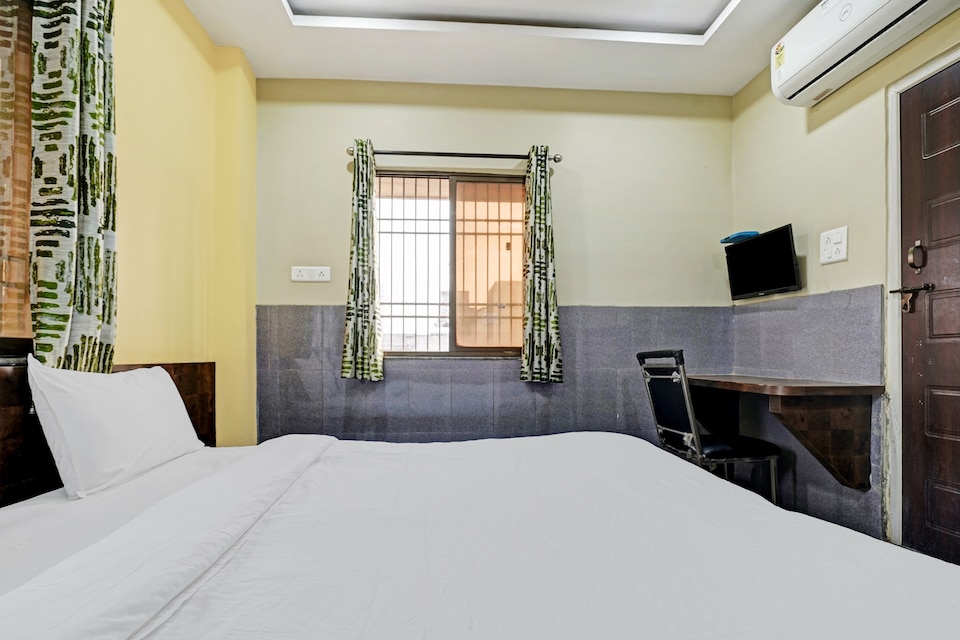 Flagship 10818 Hotel Rambha, Station Road, Raipur