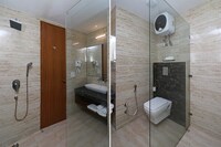 Capital O 10824 Hotel Star Suites