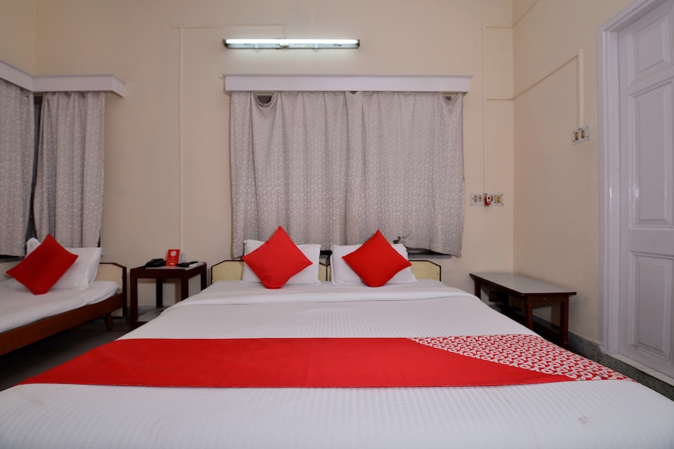 OYO 10826 Sona Guest House, Gariahat Kolkata, Kolkata