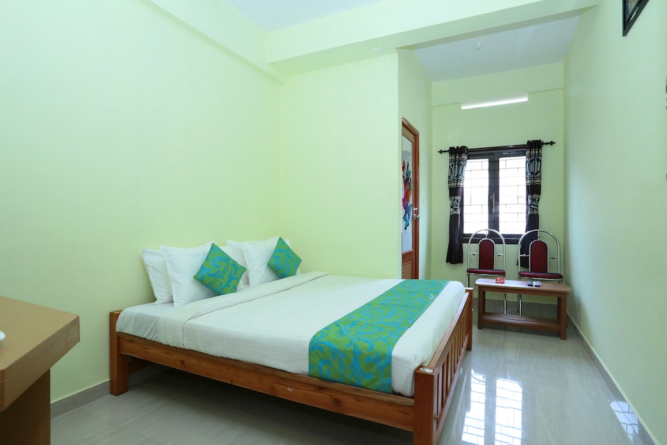 OYO 10840 Hotel Periyar Towers, Vandiperiyar, Thekkady