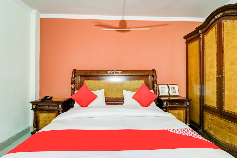 OYO Hotel R K Residency, Old Gurgaon, Gurgaon