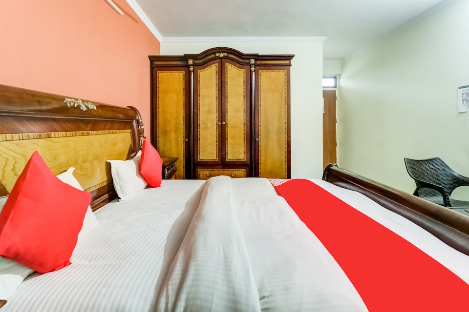OYO Hotel R K Residency, Old Gurgaon, Gurgaon