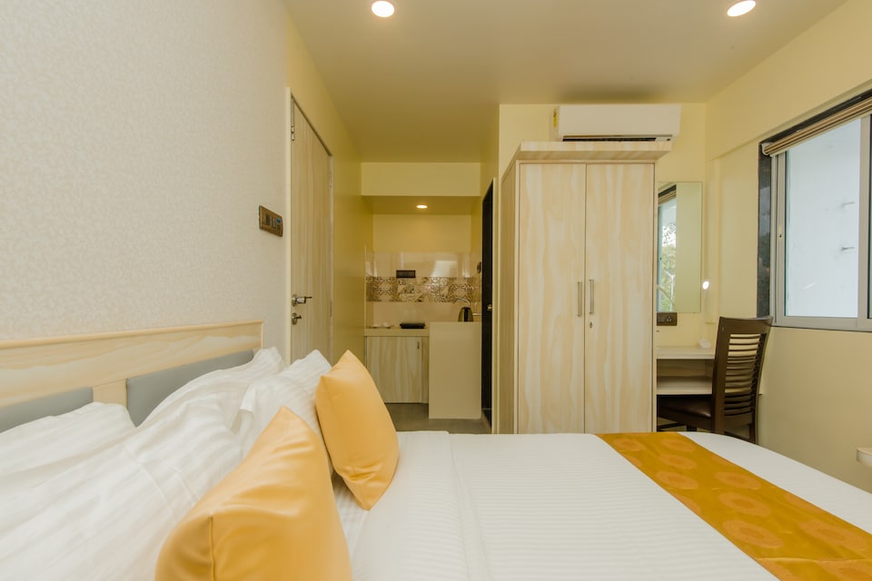 OYO 10899 Hotel Meadow Inn, Mumbai Bandra-Khar-Santacruz, Mumbai