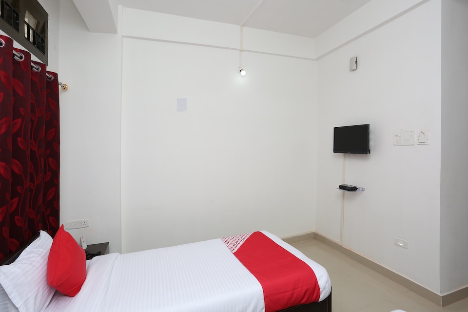 OYO 10912 Nirman Residency, Hatigaon Guwahati, Guwahati