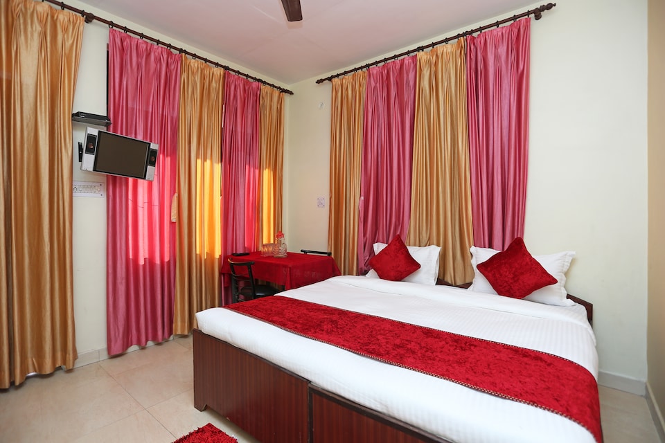 OYO Home 10932 Spacious Studio Mehragaon, Bhowali Nainital, Nainital