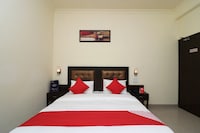 OYO Hotel Applee Inn Near Star Mall