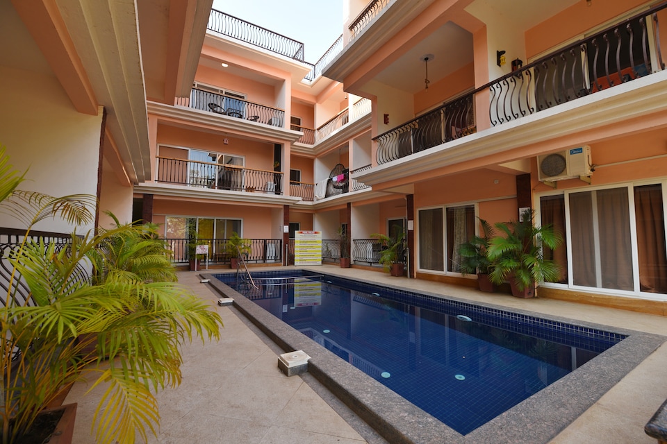 OYO 10972 Poolside 2BHK, Siolim, Goa