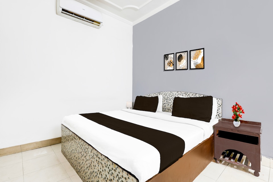 OYO The Premium Villa Near Lotus Temple, Greater Kailash Delhi, दिल्ली