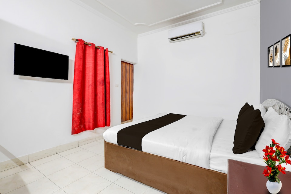 Collection O East of Kailash Near Kailash Colony Metro Station, Greater Kailash Delhi, Delhi