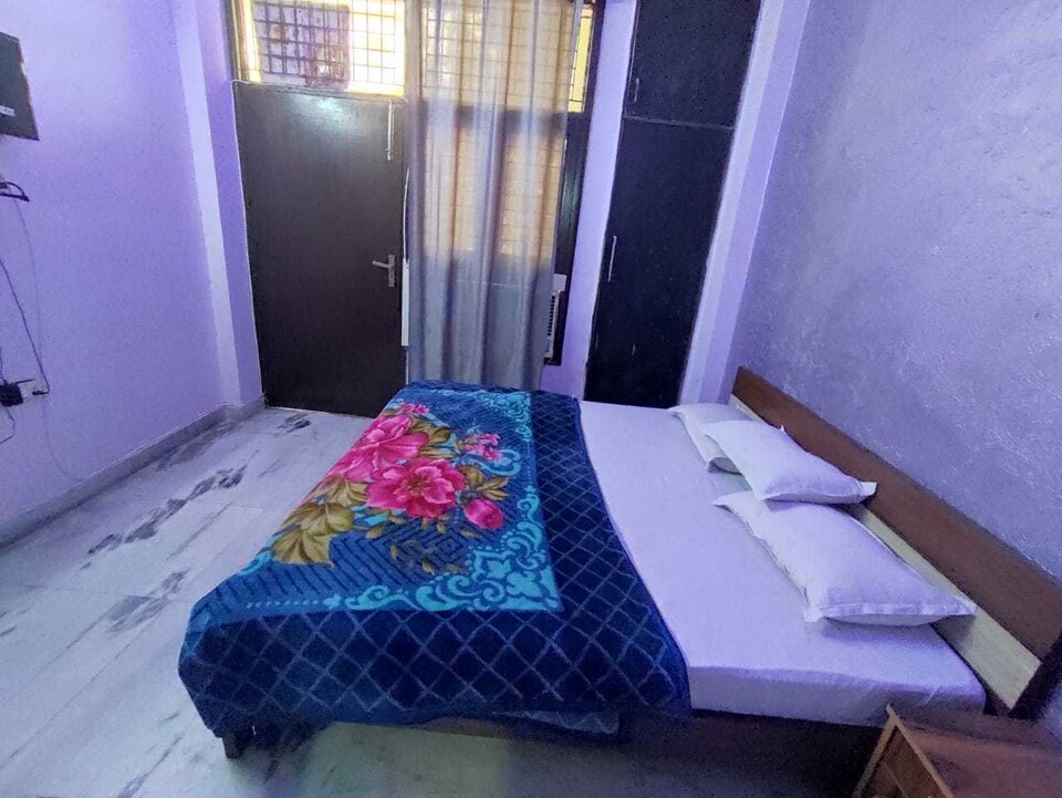 OYO Lorde Krishna Palace, Indirapuram Ghaziabad, Ghaziabad