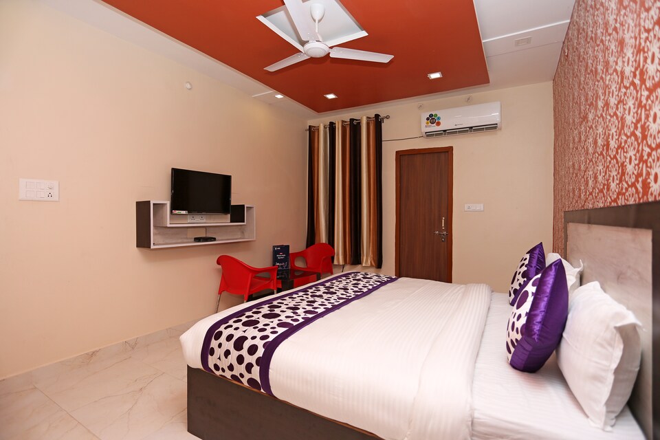 OYO 11046 Lake View Stay, Gomti Nagar Lucknow, Lucknow