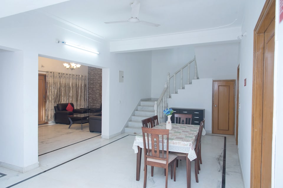 OYO 11064 Home Elegant 3BHK Villa Near Hiran Magri, Goverdhan Sagar, Udaipur