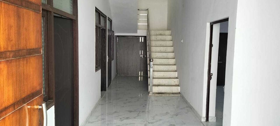 POP Hotel White House, Meerut, Meerut