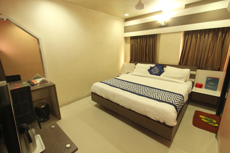 OYO 1473 Hotel Merit, Surat Railway Station, Surat