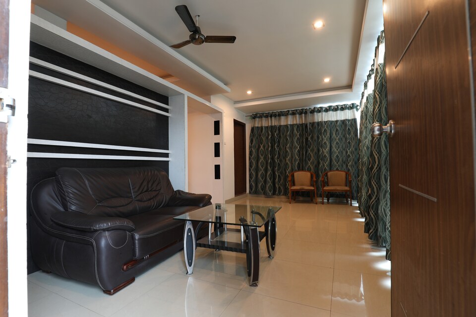 OYO Flagship 11310 Hotel Sri Tulasi Residency Near Birla Mandir, Abids-Nampally, Hyderabad