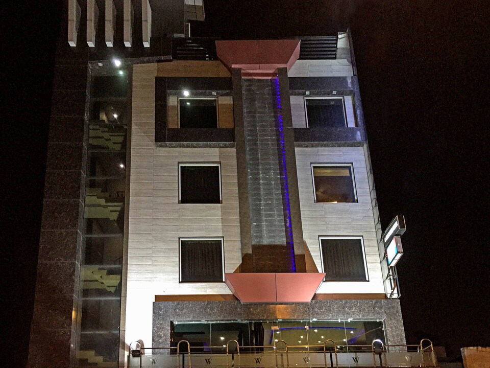 OYO 1475 Hotel WaterFall, Paschim Vihar Delhi, Delhi