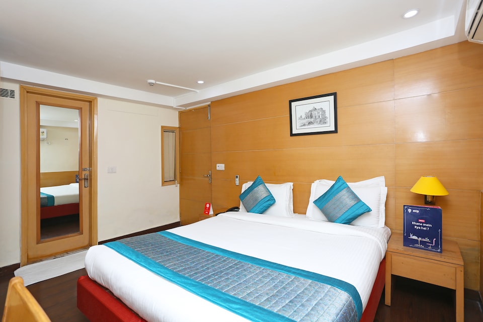 OYO 11332 Hotel Daffodils Inn, Connaught Place Delhi, Delhi