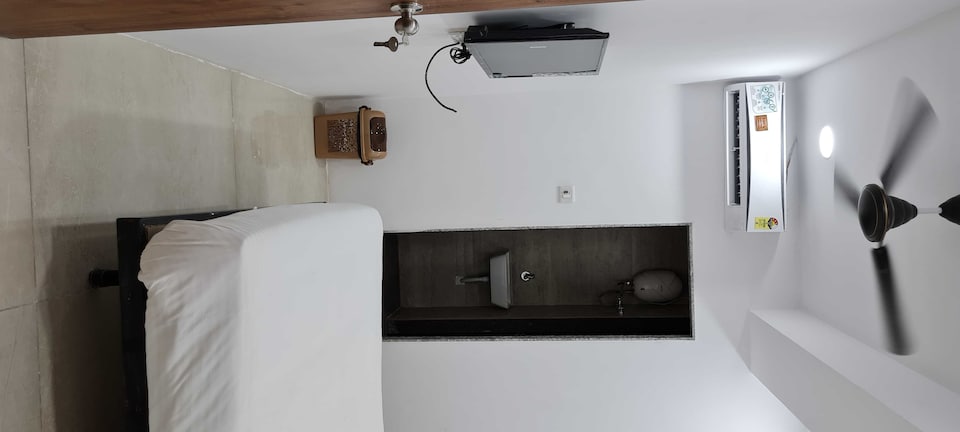 Flagship Delta Hotel Ac Rooms, Airport Surat, Surat