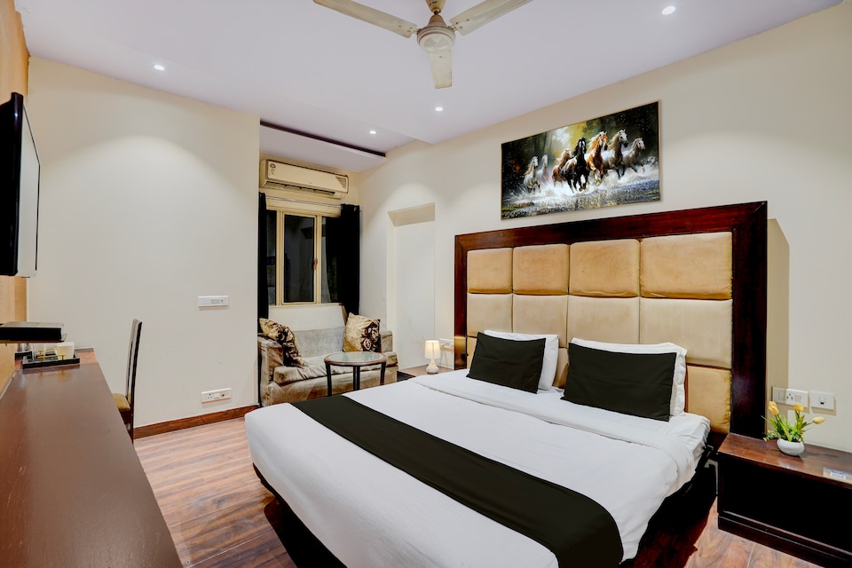 Townhouse Oak Sector 25 Gurgaon, Cyber City, Gurgaon