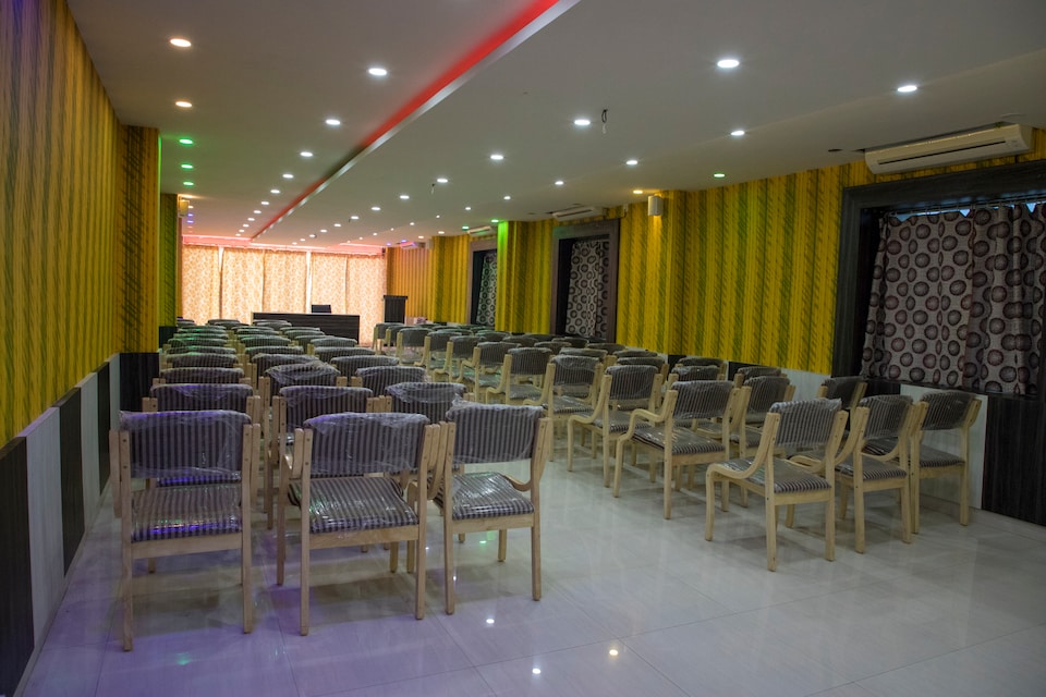 OYO Hotel Tazz Odisha, Railway Station Bhubneshwar, Bhubaneswar