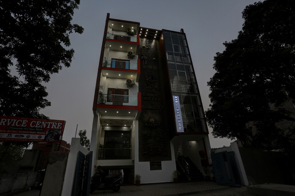 LIVE as LCK1986, Airport Lucknow, Lucknow