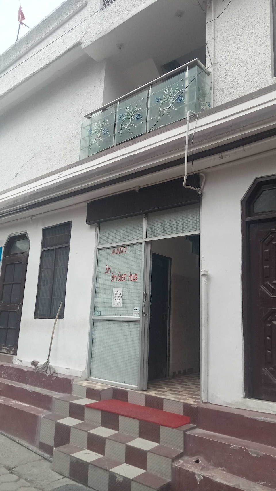 POP Shree Shree Guest House, Katra cluster, Katra