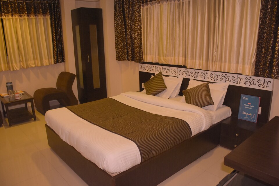 OYO 1477 Hotel Citizen, Surat Railway Station, Surat