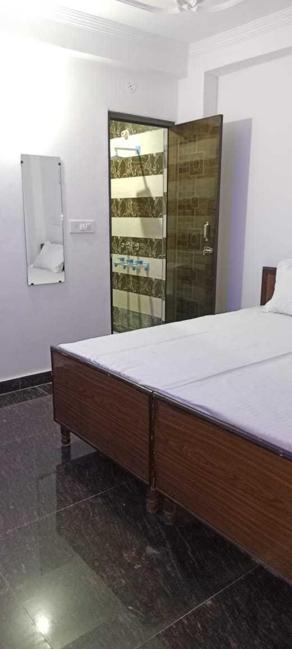 POP Hotel Yuvraj Place, Faridabad, Faridabad
