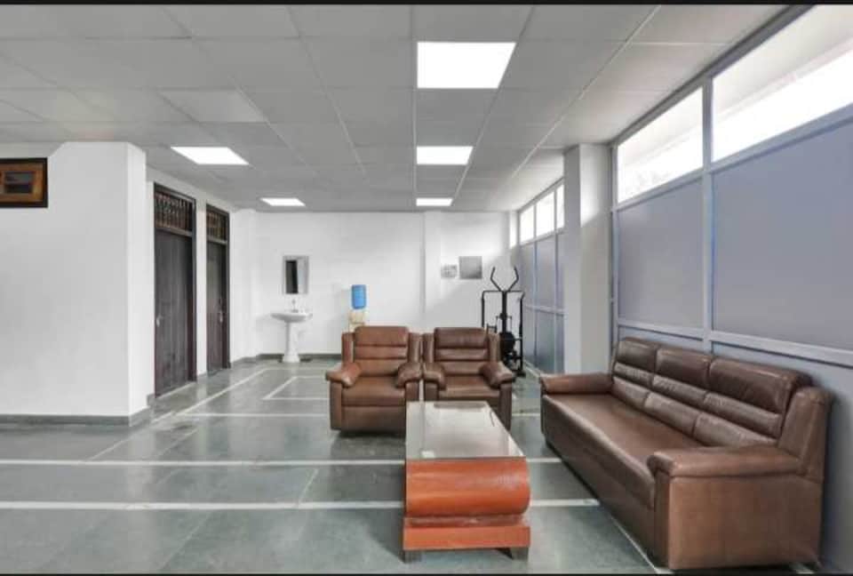 OYO 89662 Visitor Garden Guest House, Gomti Nagar Lucknow, Lucknow