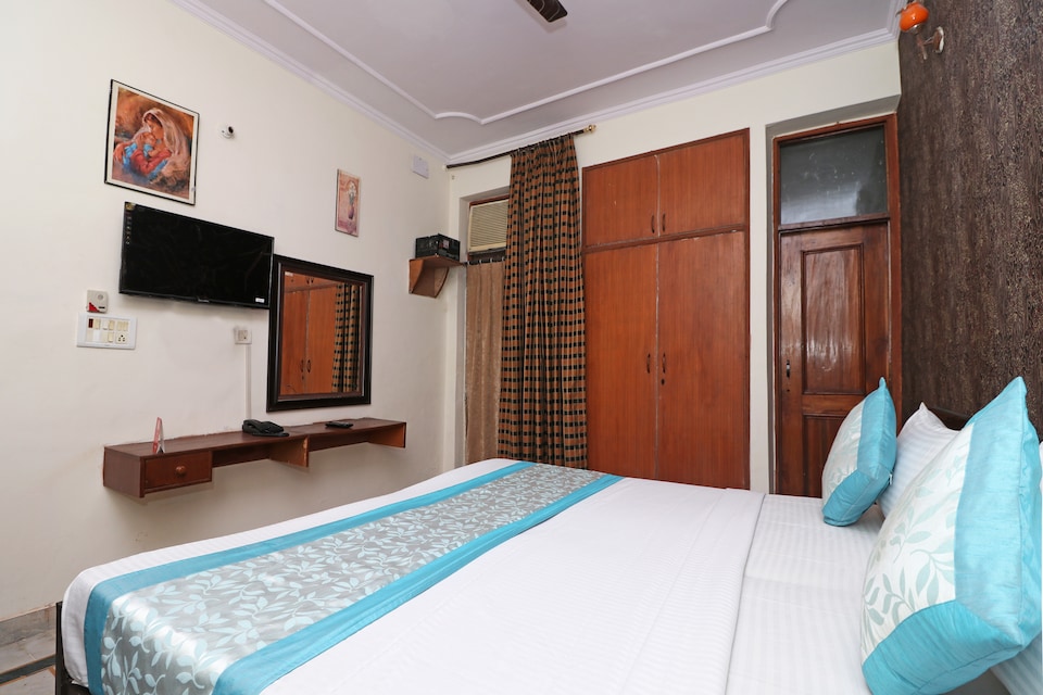 Hotel O Shri Ana Hotel, Noida Stadium, Noida