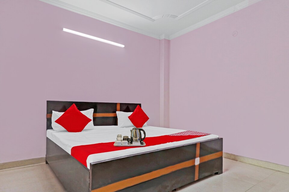 OYO 89769 Mahi Tanvi Palace, South Delhi East, Delhi