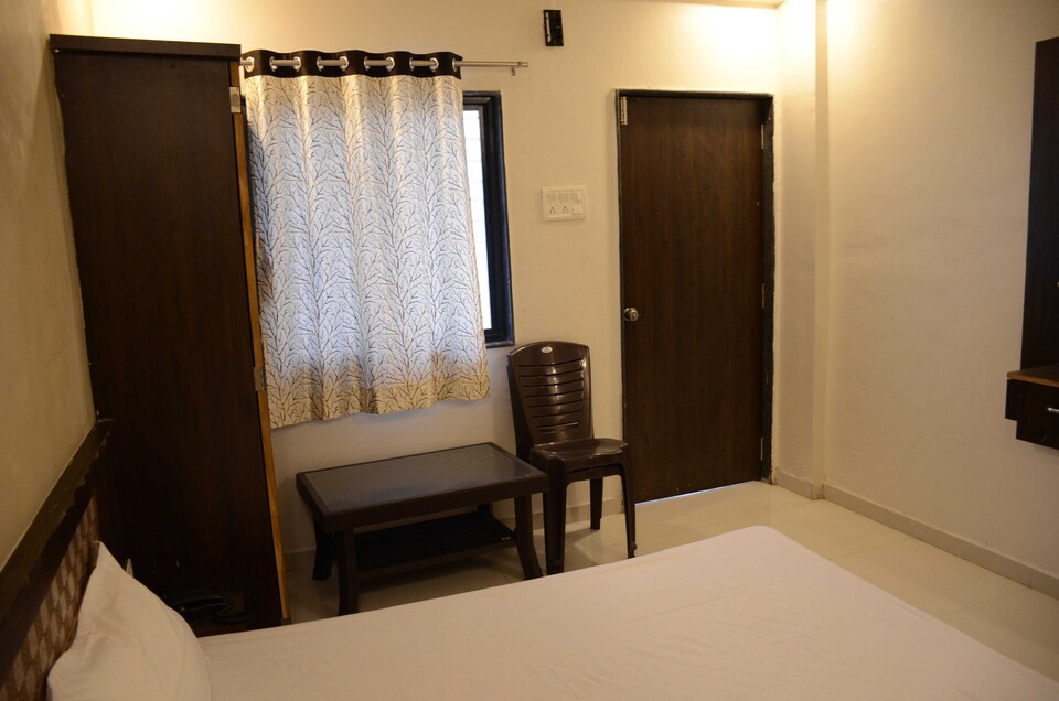 POP Hotel Sharayu, Shani Shignapur, Ahmednagar