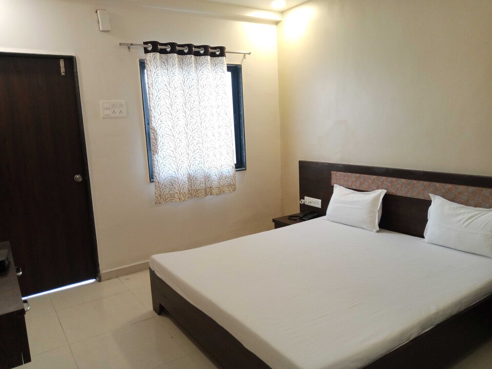 POP Hotel Sharayu, Shani Shignapur, Ahmednagar