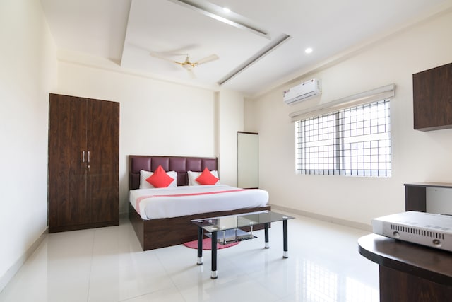 OYO Hotel Kozy Rooms
