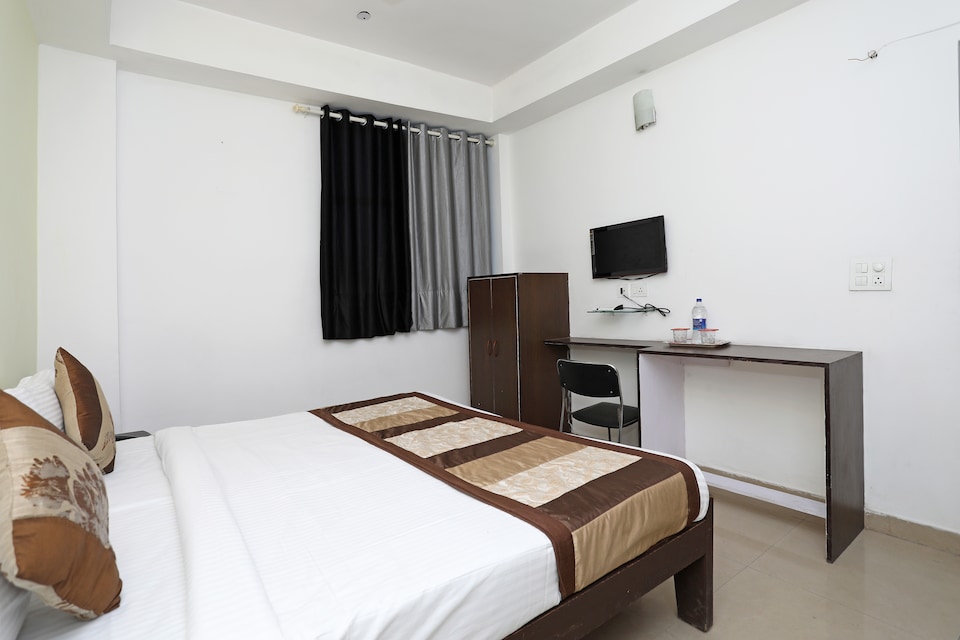 OYO 11392 The Hotel Grand Hospitality, Noida Industrial Area Mamura, Noida