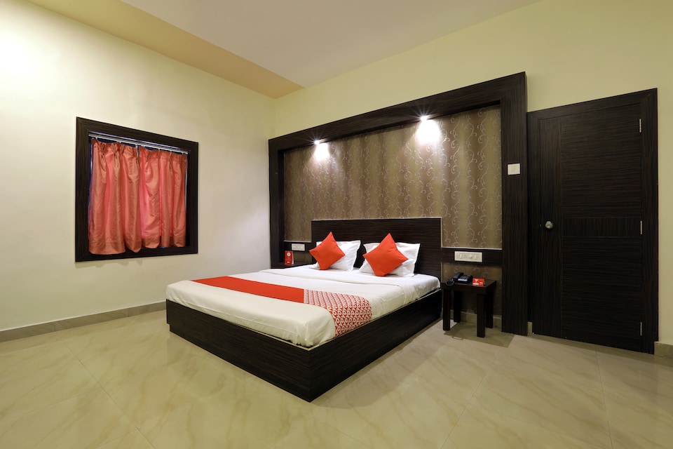 OYO 11395 Hotel Ritz Heritage, Lonavala Market, Lonavala