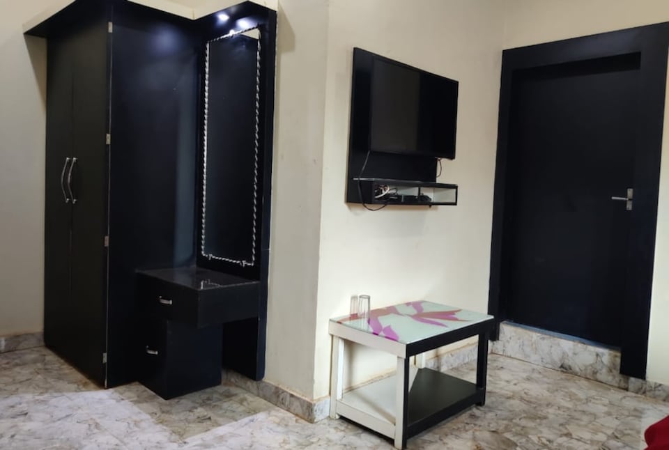 POP Hotel Vanasthali, Shivpuri city, Shivpuri