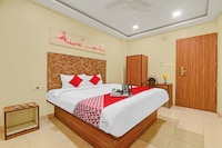 OYO Flagship On The Way Hotel