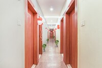 OYO Flagship On The Way Hotel