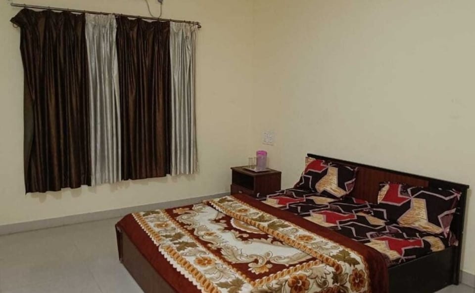 SPOT ON Hotel Golden Plazza, Paratwada, Amravati
