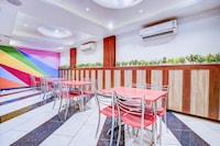 Super Townhouse Zero Mile Gandhi Setu Formerly Classic Court