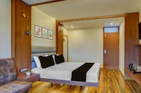 Super Townhouse Zero Mile Gandhi Setu Formerly Classic Court