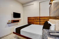 Super Townhouse Zero Mile Gandhi Setu Formerly Classic Court