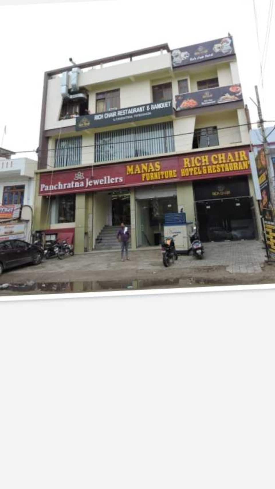 OYO Rich Chair Hotel, IIT Kanpur, Kanpur