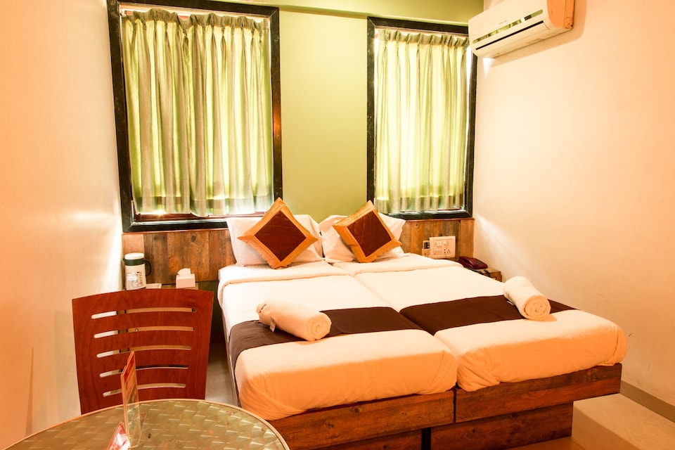 OYO 390 Ghatkopar, Mumbai Chembur-Kurla-Ghatkopar, Mumbai