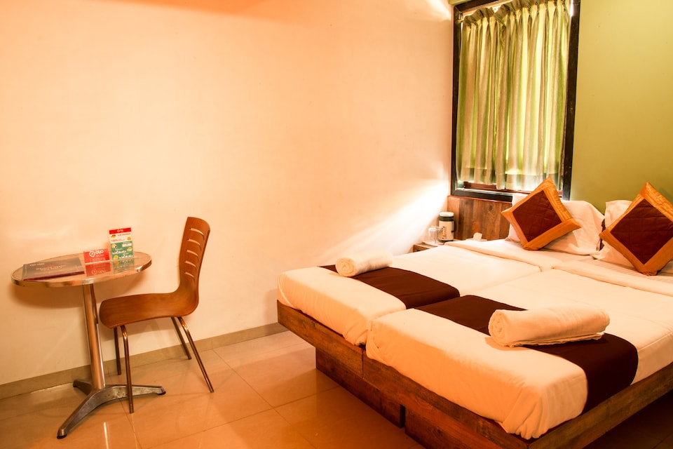 OYO 390 Ghatkopar, Mumbai Chembur-Kurla-Ghatkopar, Mumbai