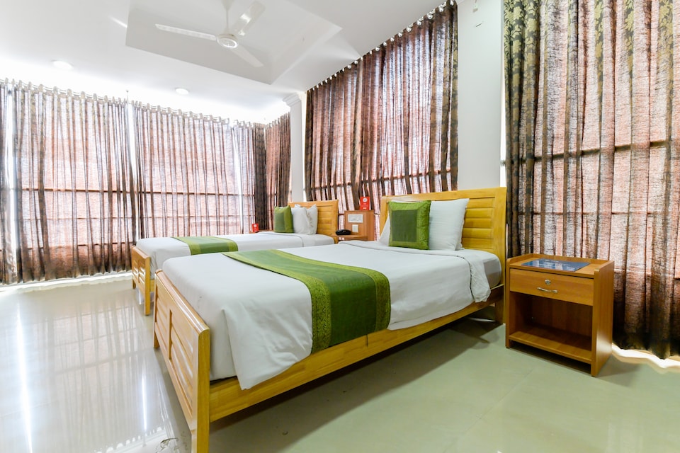 OYO 11404 Hotel Tri Star Regency, Railway Station South Kochi, Kochi